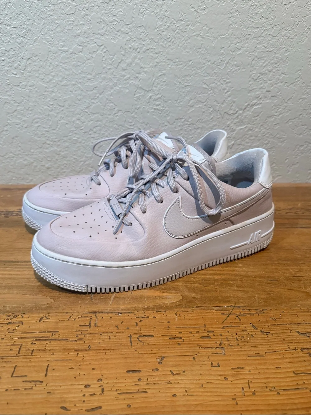 Nike Women’s  Air Force 1 Sage Low Platinum Violet